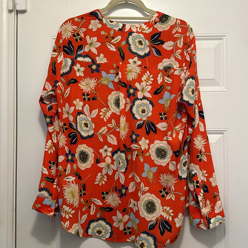 EXPRESS fun floral blouse - Picture 2 of 4
